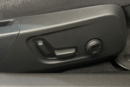 harmaa Polestar 2 2022 kuva 16.