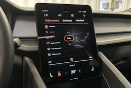 harmaa Polestar 2 2022 kuva 30.