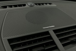 harmaa Polestar 2 2022 kuva 32.