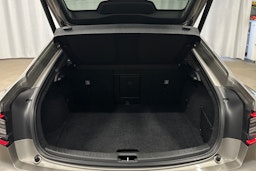 harmaa Polestar 2 2022 kuva 14.