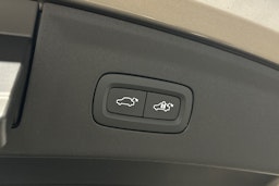 harmaa Polestar 2 2022 kuva 16.