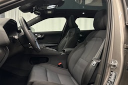 harmaa Polestar 2 2022 kuva 18.