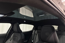 harmaa Polestar 2 2022 kuva 22.