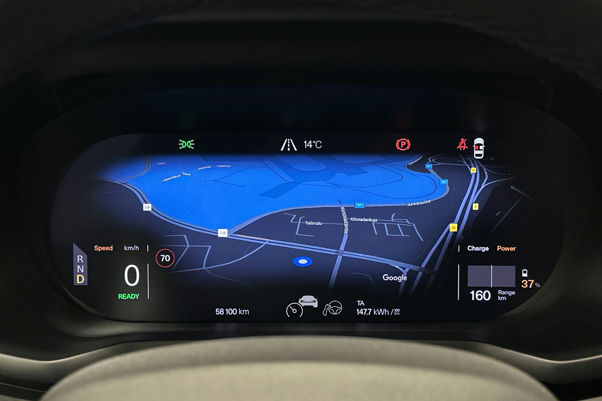 harmaa Polestar 2 2022 kuva 24.