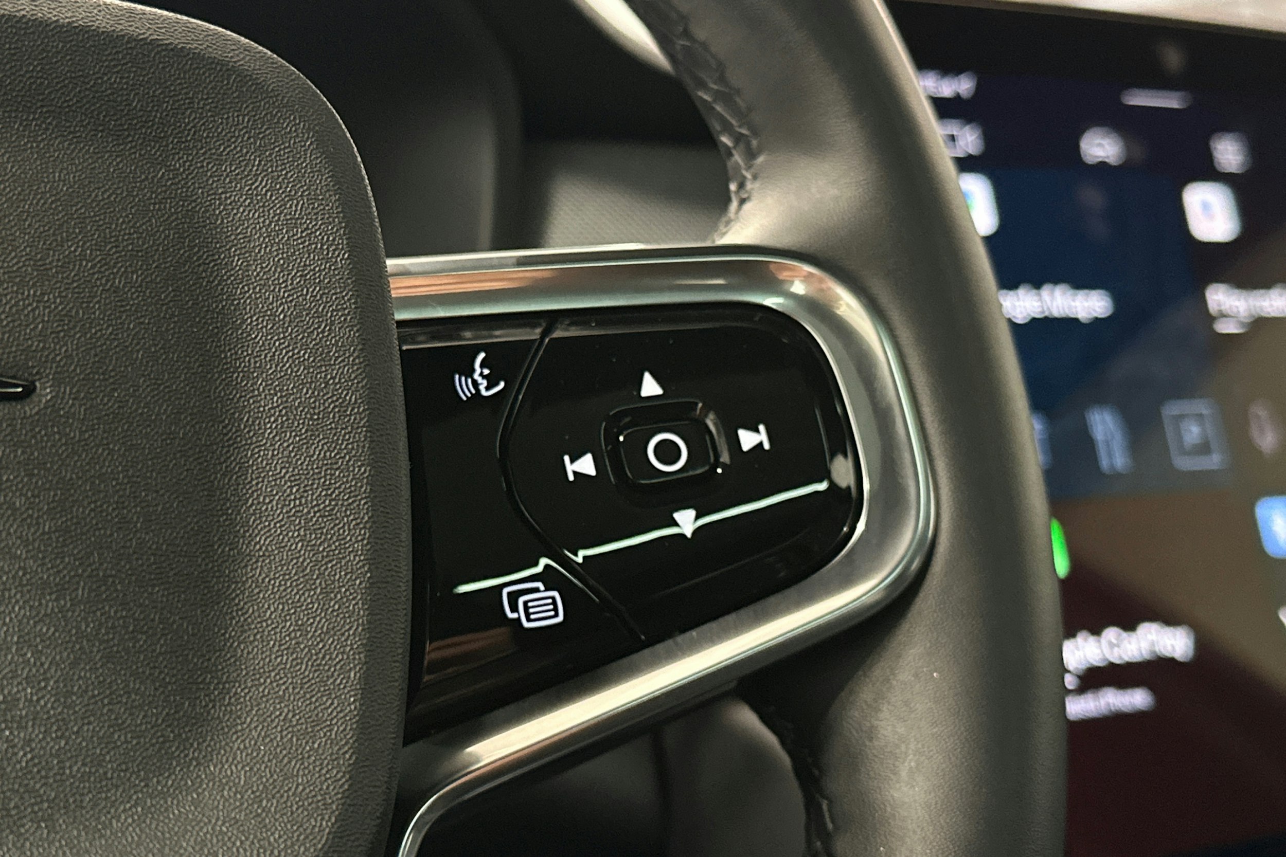 harmaa Polestar 2 2022 kuva 26.