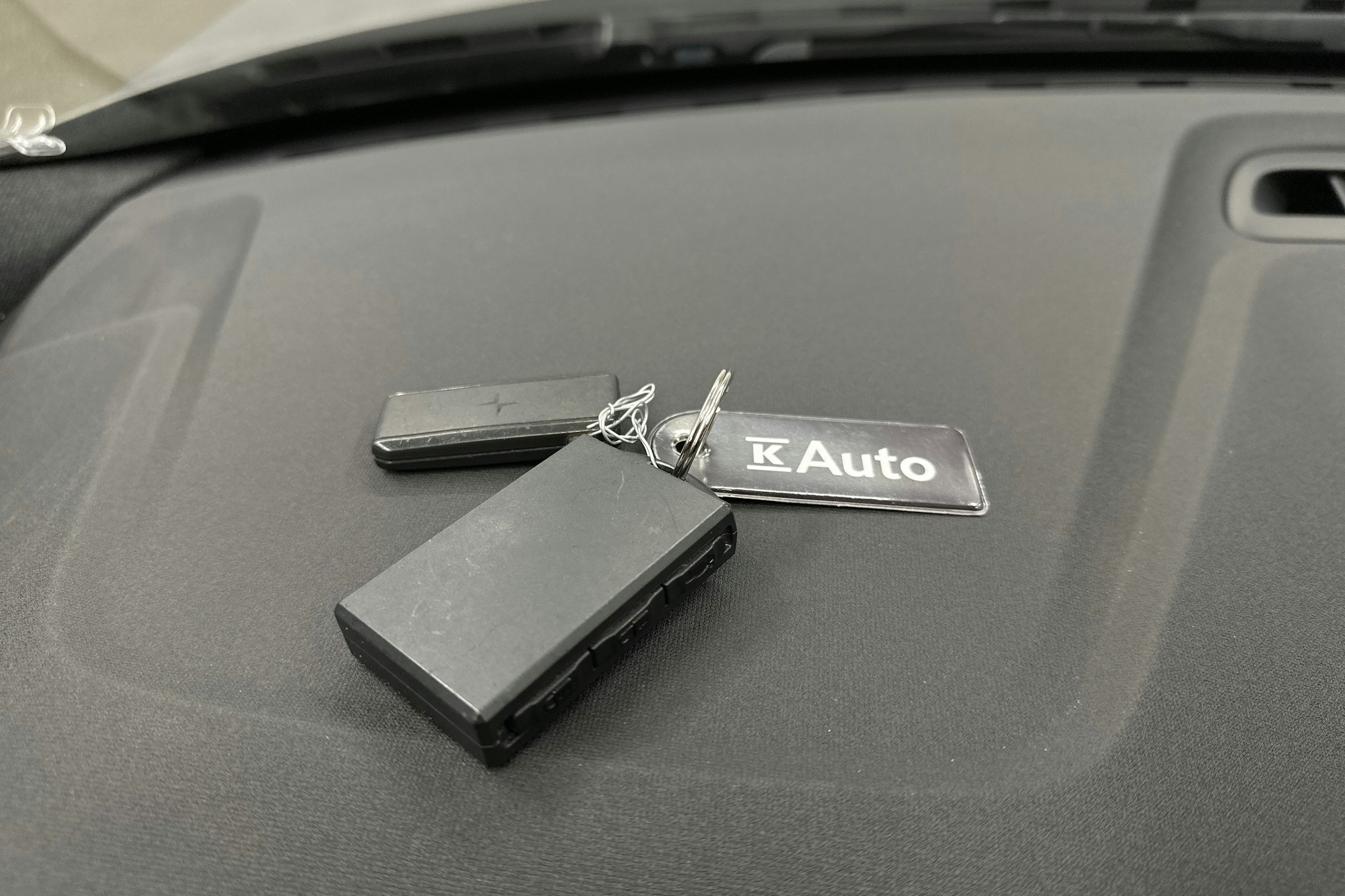 harmaa Polestar 2 2022 kuva 31.