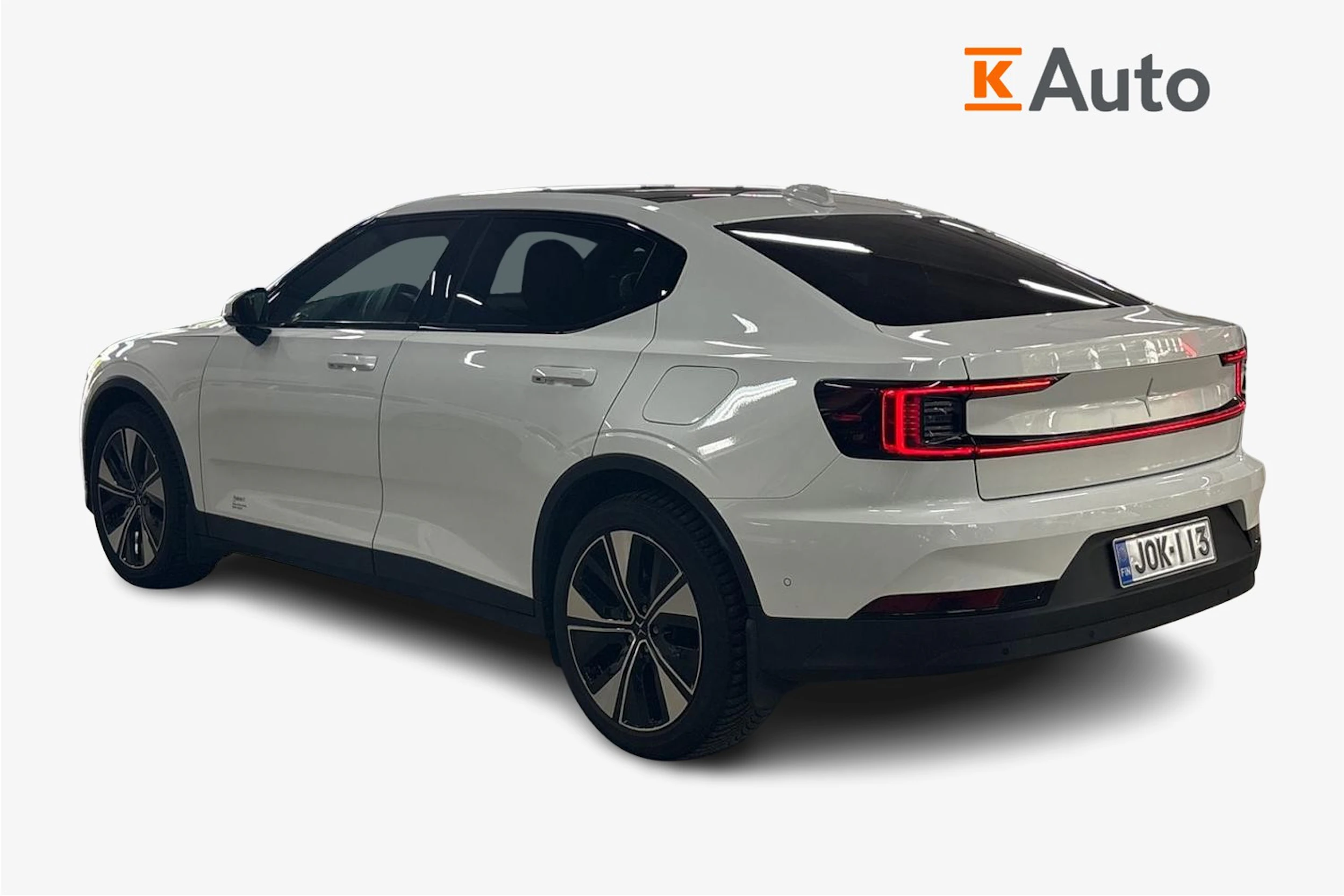 Valkoinen Polestar 2 2023 kuva 2.