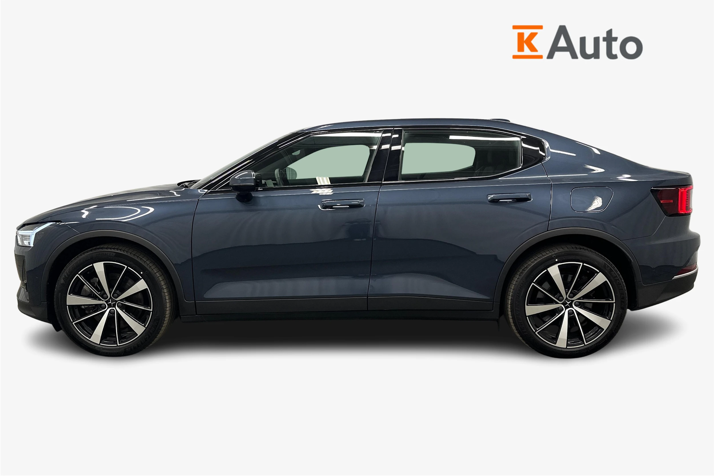 sininen Polestar 2 2022 kuva 5.