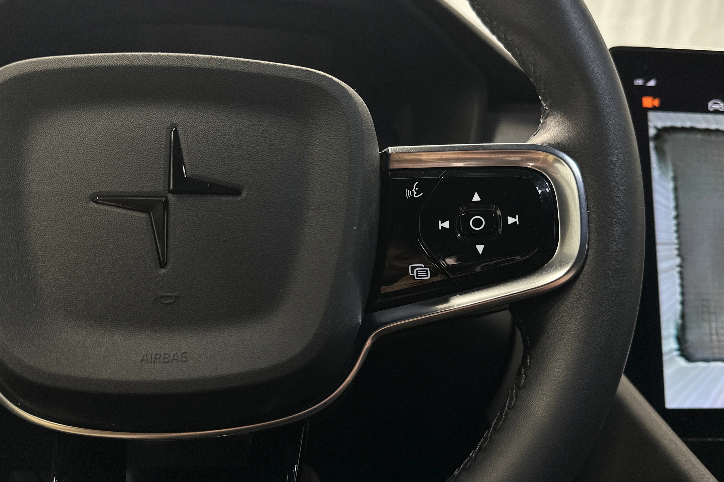 sininen Polestar 2 2022 kuva 12.