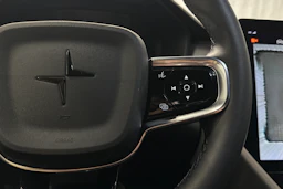 sininen Polestar 2 2022 kuva 12.
