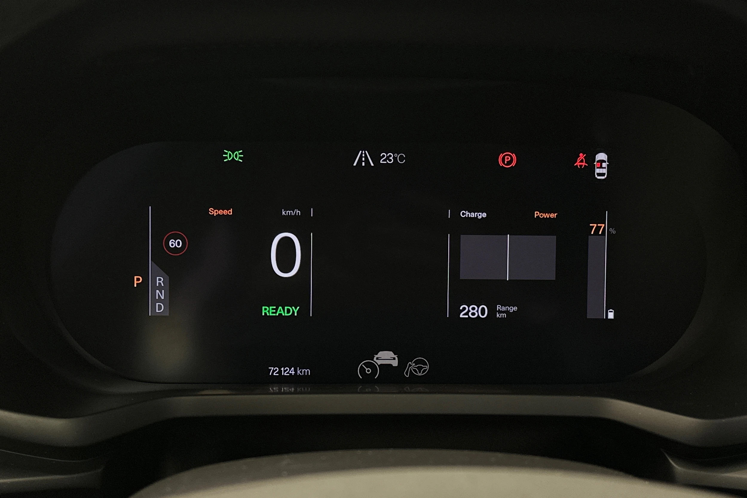 sininen Polestar 2 2022 kuva 13.