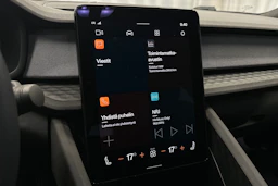 sininen Polestar 2 2022 kuva 17.