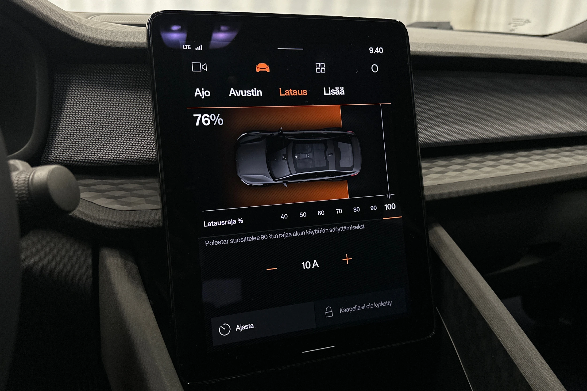 sininen Polestar 2 2022 kuva 20.
