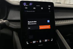 sininen Polestar 2 2022 kuva 27.