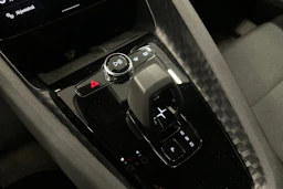 sininen Polestar 2 2022 kuva 31.