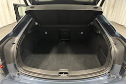 sininen Polestar 2 2022 kuva 34.