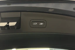 sininen Polestar 2 2022 kuva 36.