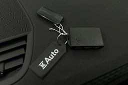 sininen Polestar 2 2022 kuva 37.
