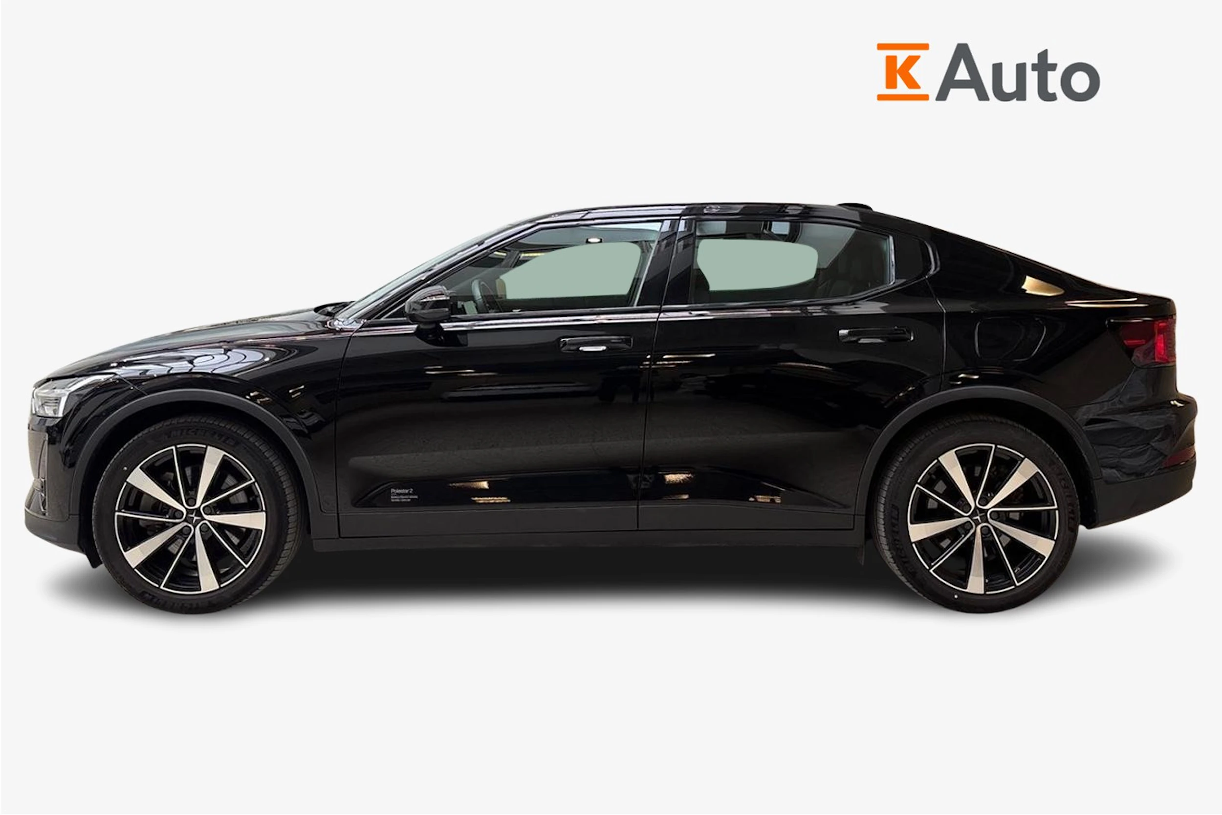 musta Polestar 2 2022 kuva 5.