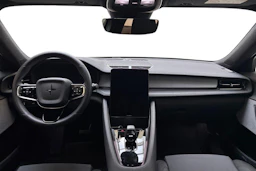 musta Polestar 2 2022 kuva 7.