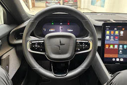 musta Polestar 2 2022 kuva 20.