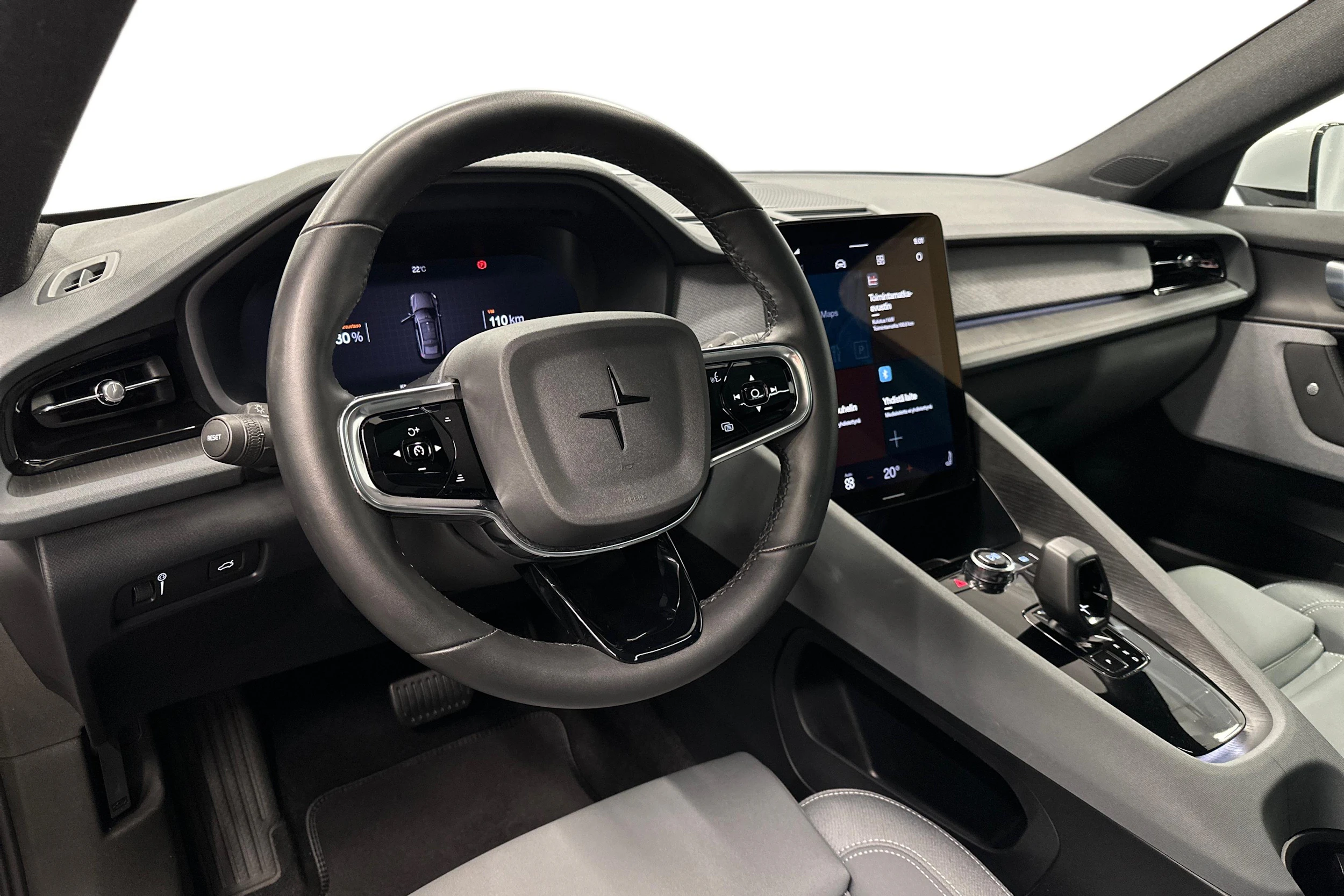 harmaa Polestar 2 2022 kuva 6.