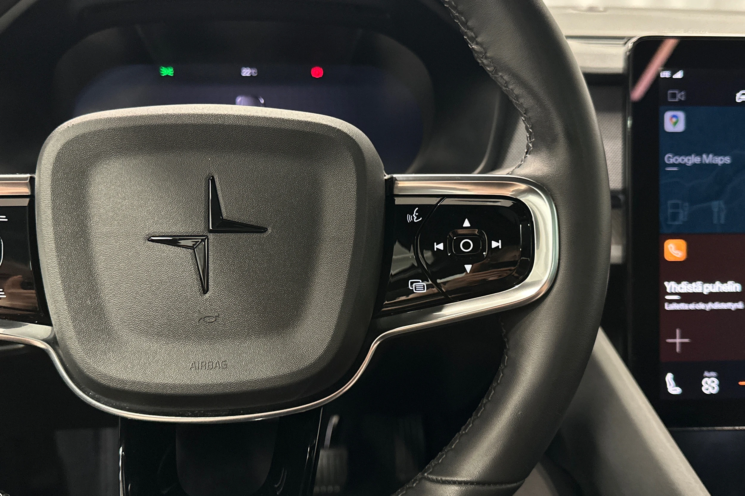 harmaa Polestar 2 2022 kuva 12.