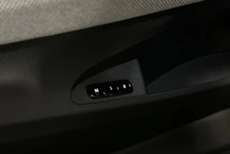 harmaa Polestar 2 2022 kuva 15.