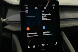 harmaa Polestar 2 2022 kuva 16.