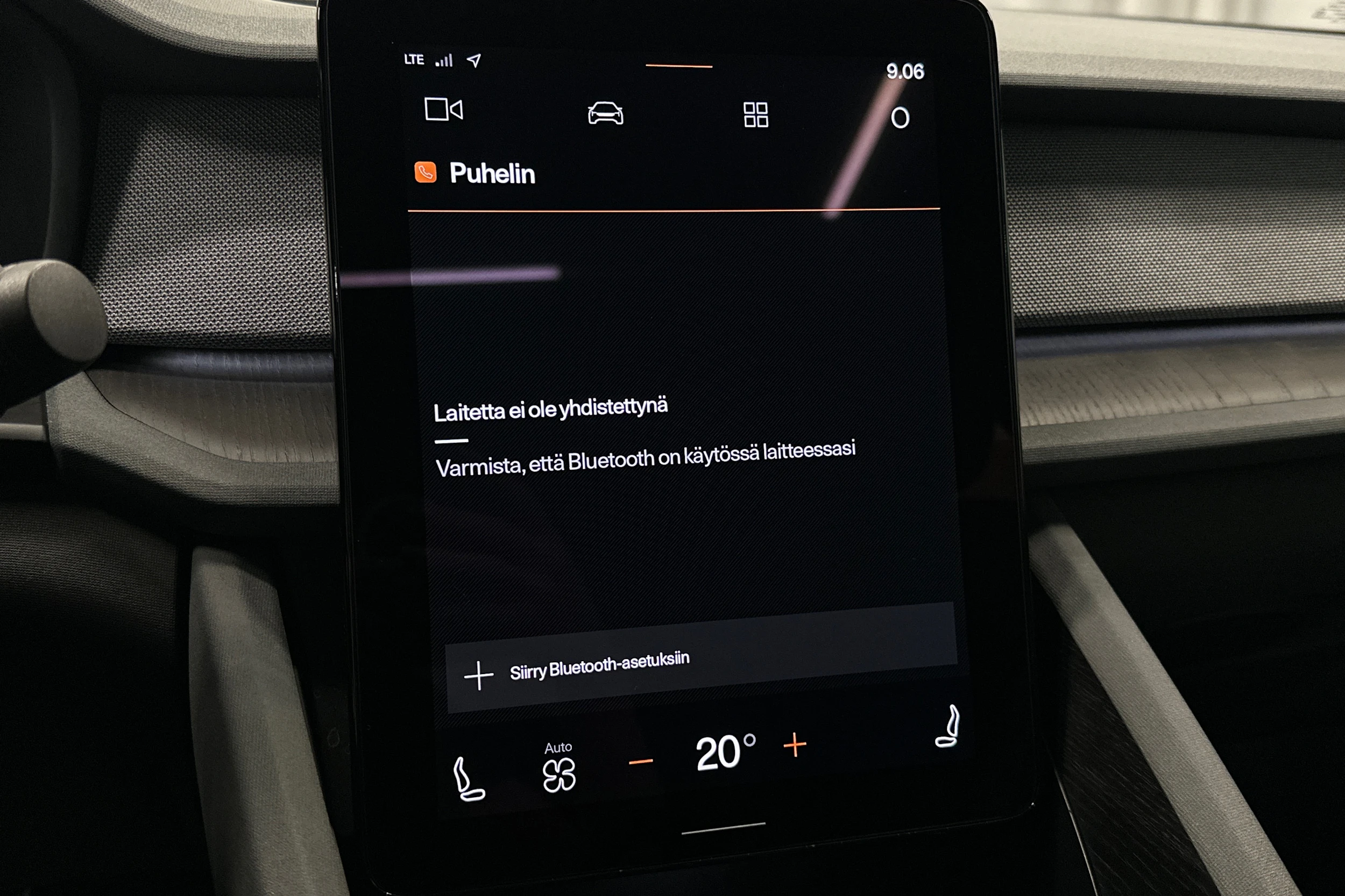 harmaa Polestar 2 2022 kuva 24.