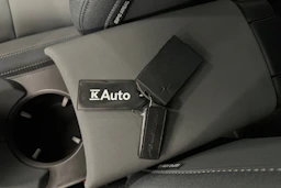 harmaa Polestar 2 2022 kuva 41.