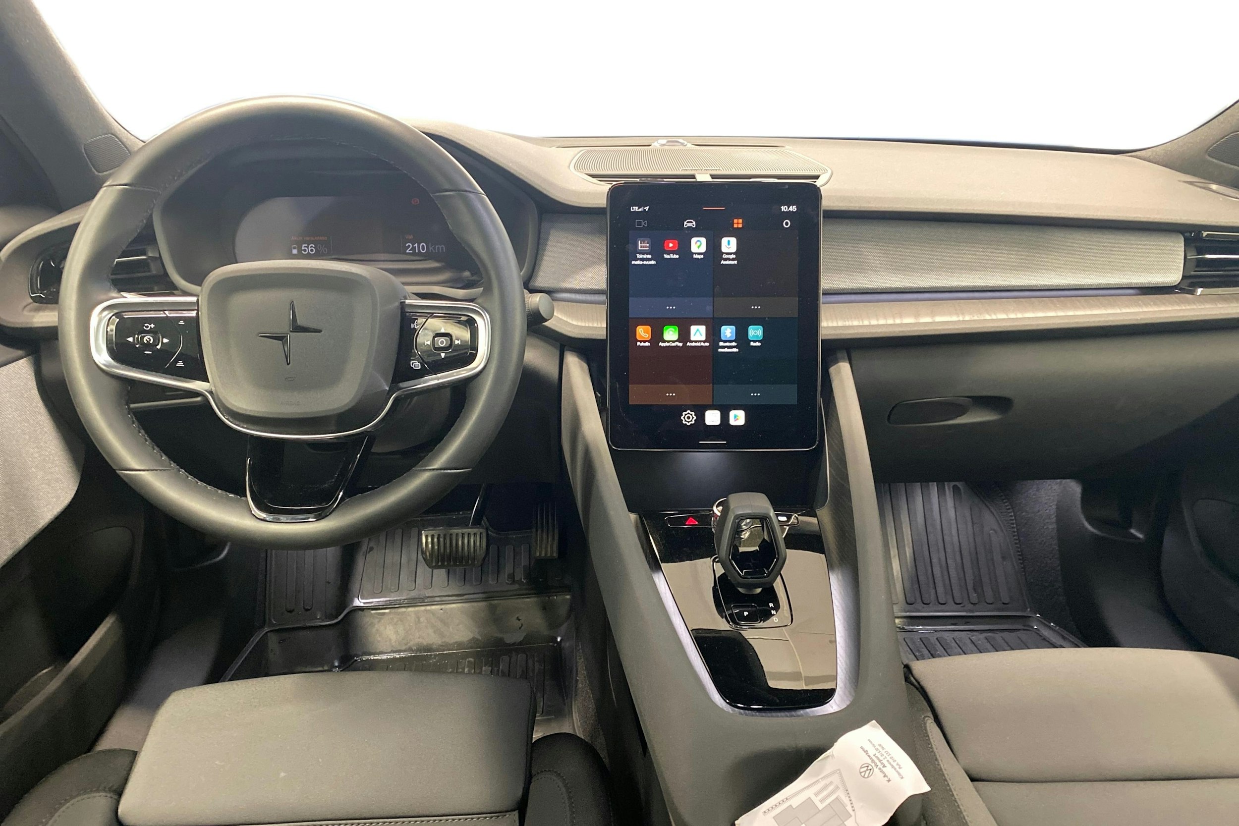 harmaa Polestar 2 2022 kuva 9.