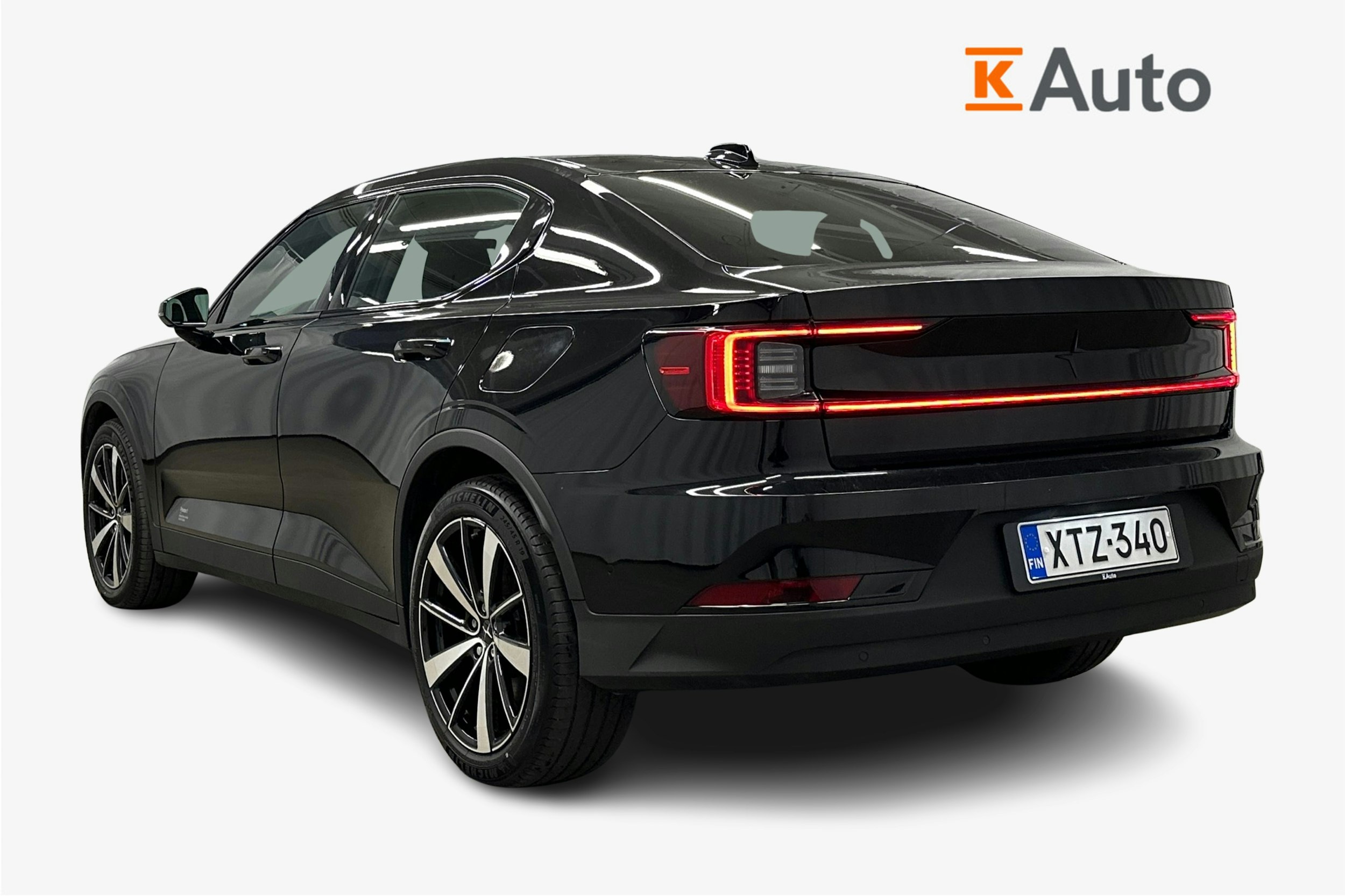 musta Polestar 2 2022 kuva 2.
