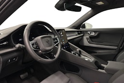 musta Polestar 2 2022 kuva 7.