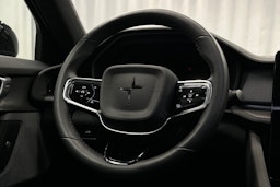 musta Polestar 2 2022 kuva 17.