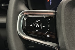 musta Polestar 2 2022 kuva 21.