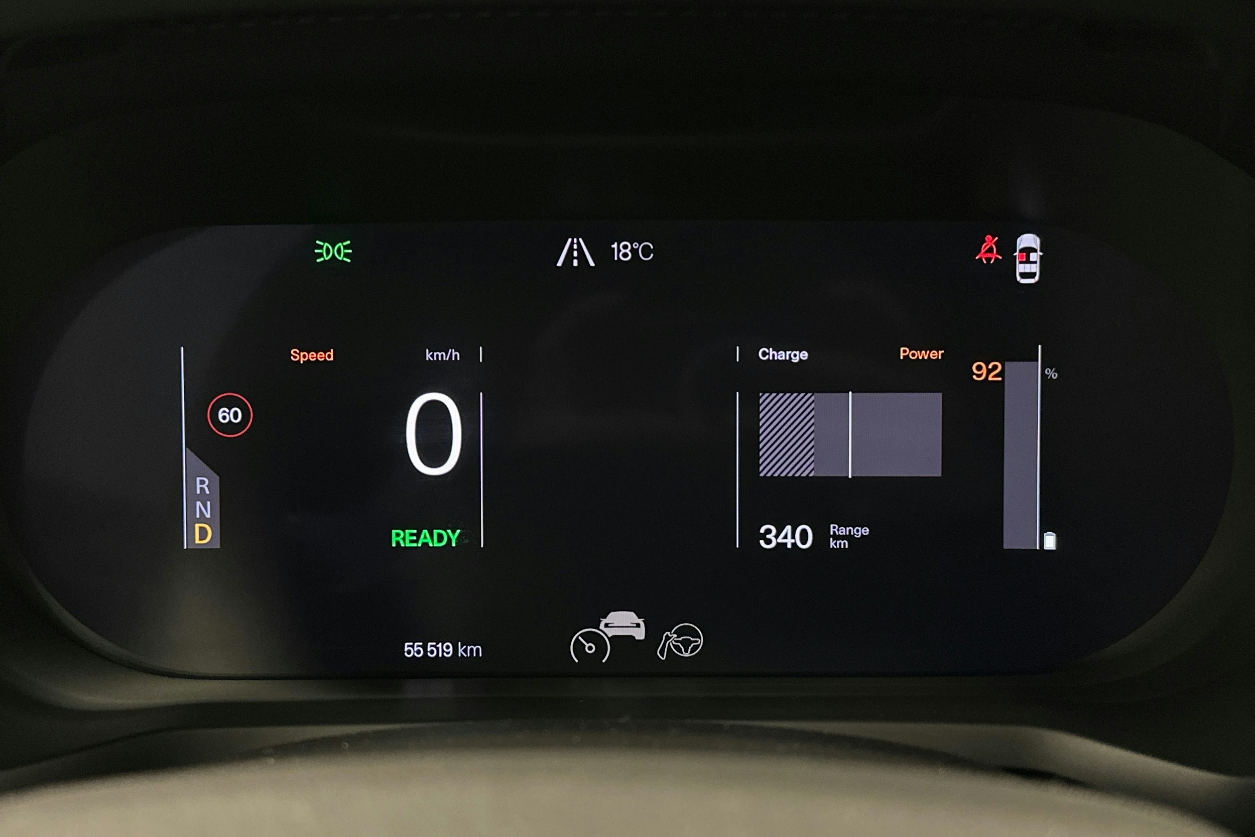 musta Polestar 2 2022 kuva 23.