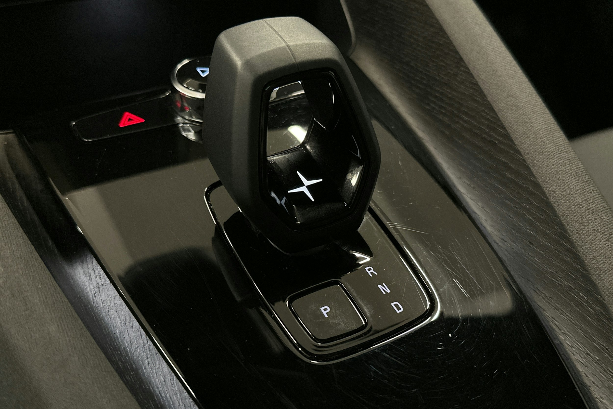 musta Polestar 2 2022 kuva 31.