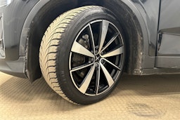 musta Polestar 2 2022 kuva 11.