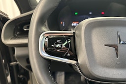 musta Polestar 2 2022 kuva 13.