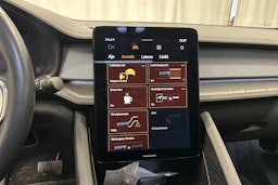 musta Polestar 2 2022 kuva 17.