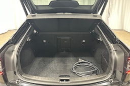 musta Polestar 2 2022 kuva 25.