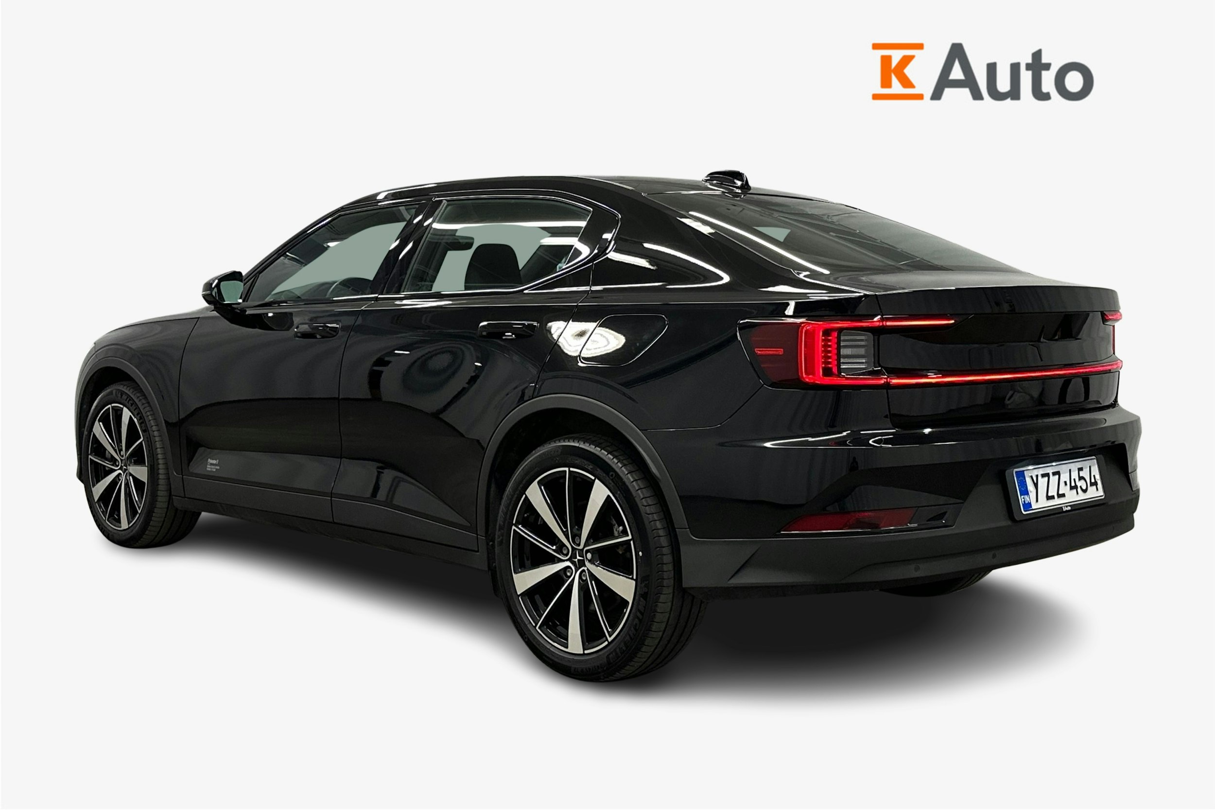 musta Polestar 2 2022 kuva 3.