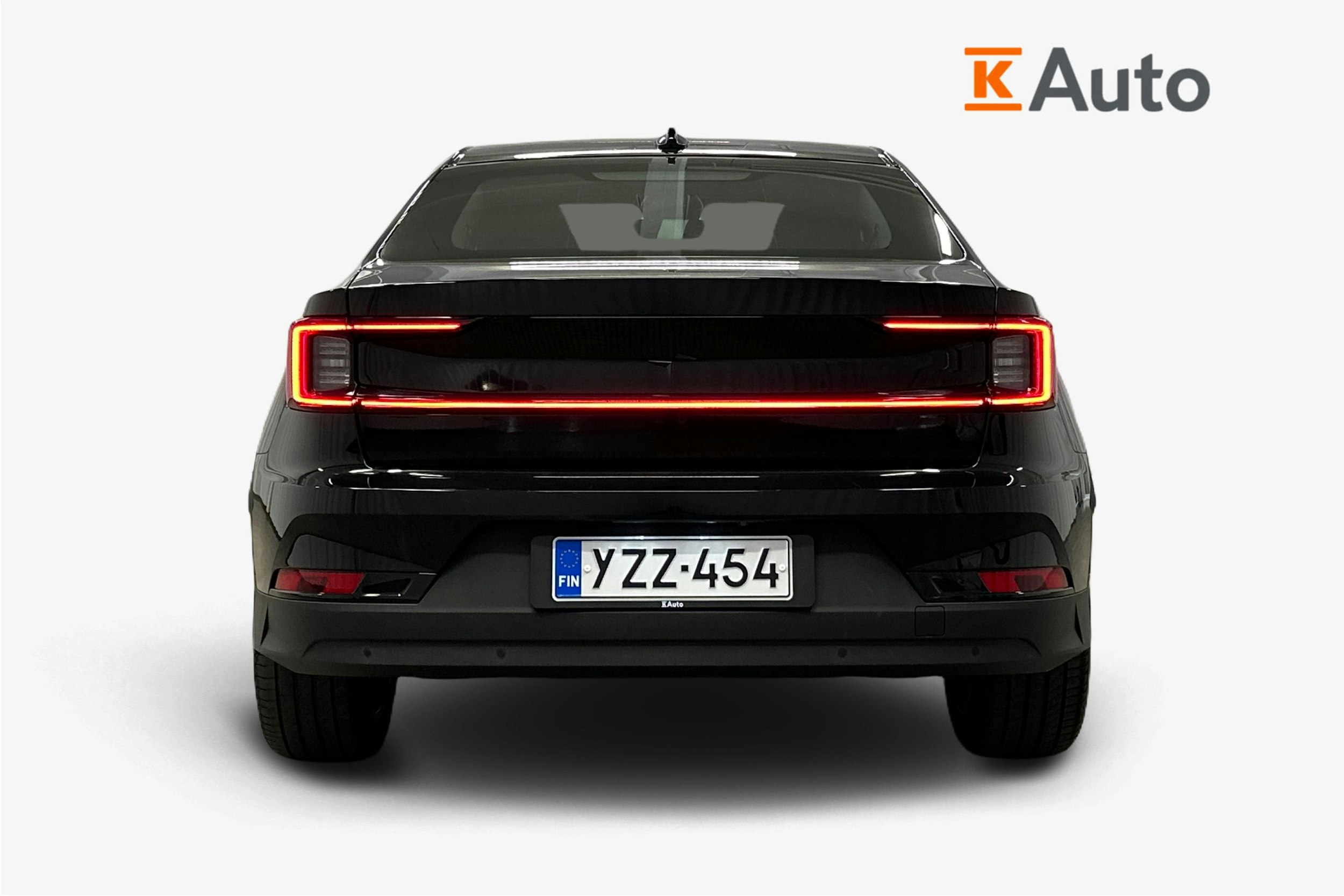 musta Polestar 2 2022 kuva 4.