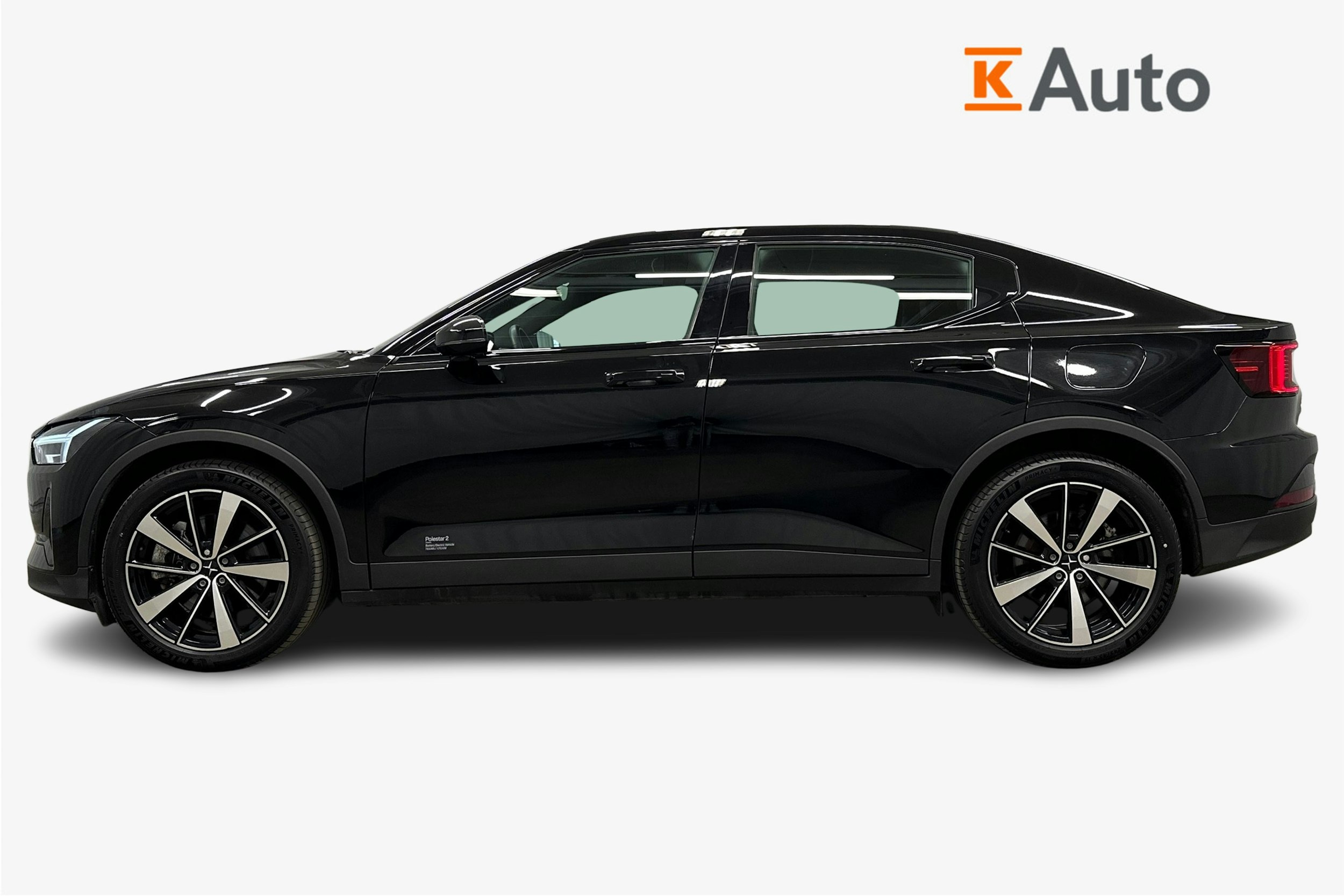 musta Polestar 2 2022 kuva 6.