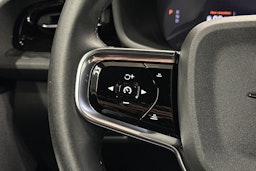 musta Polestar 2 2022 kuva 18.