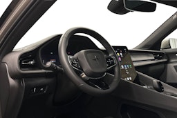 harmaa Polestar 2 2022 kuva 7.