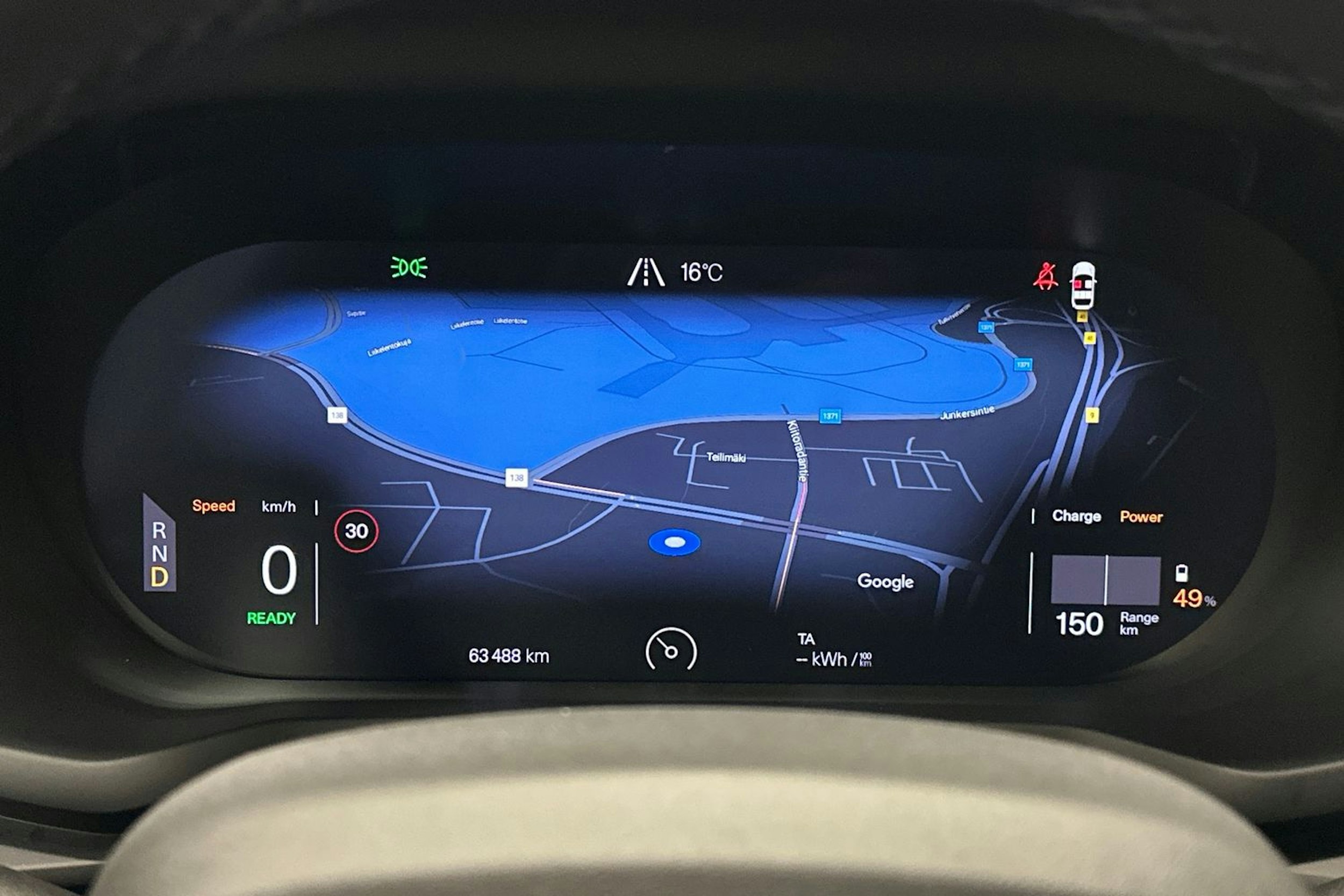 harmaa Polestar 2 2022 kuva 21.