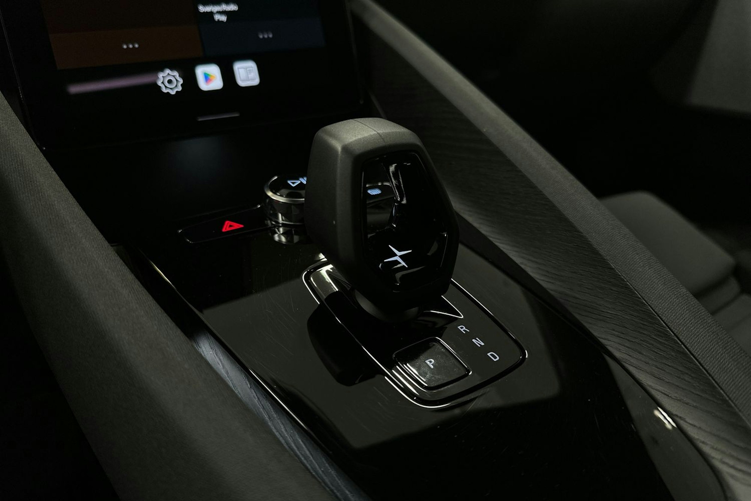 harmaa Polestar 2 2022 kuva 22.