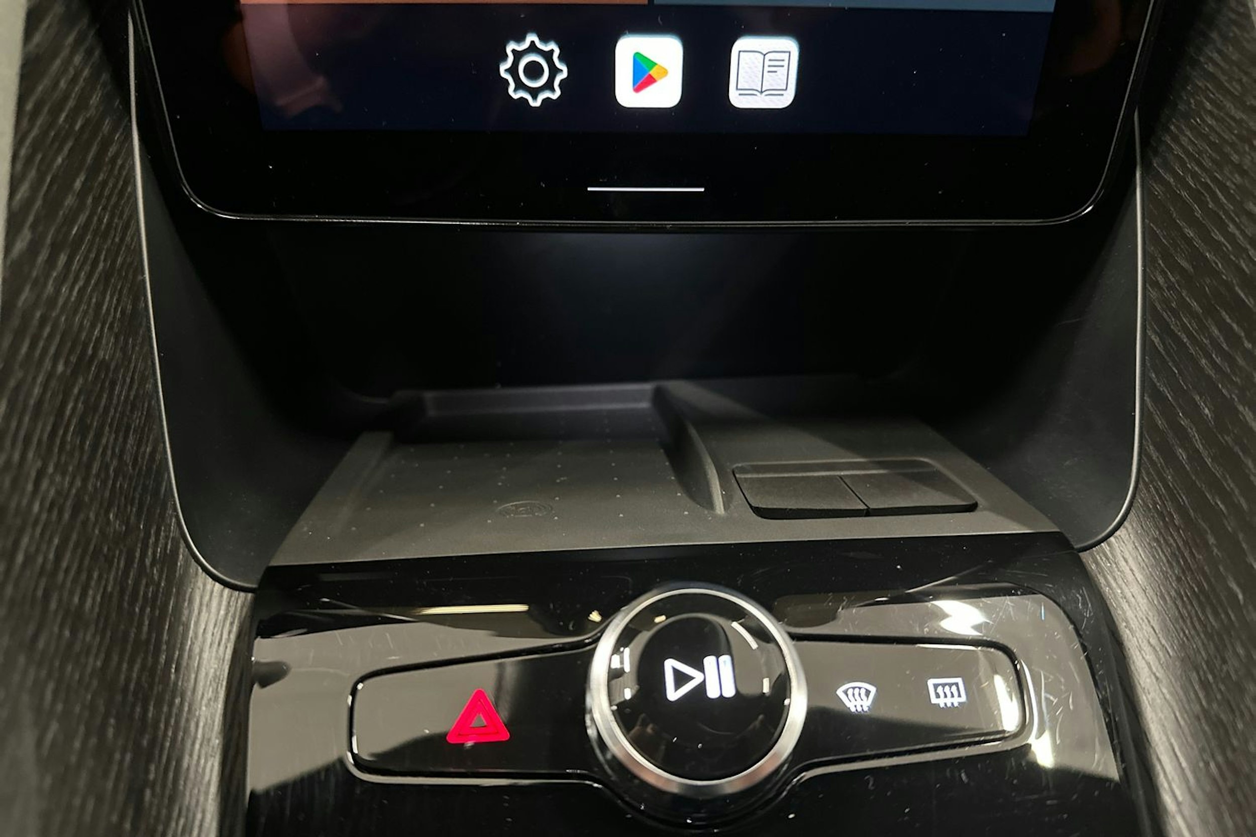 harmaa Polestar 2 2022 kuva 23.